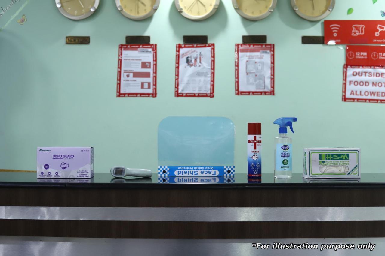 Oyo 12673 The Diplomat Inn เดลี ภายนอก รูปภาพ